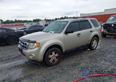 2011 Ford Escape Xlt z USA, uszkodzony, nr VIN 1FMCU0D75BKA53658